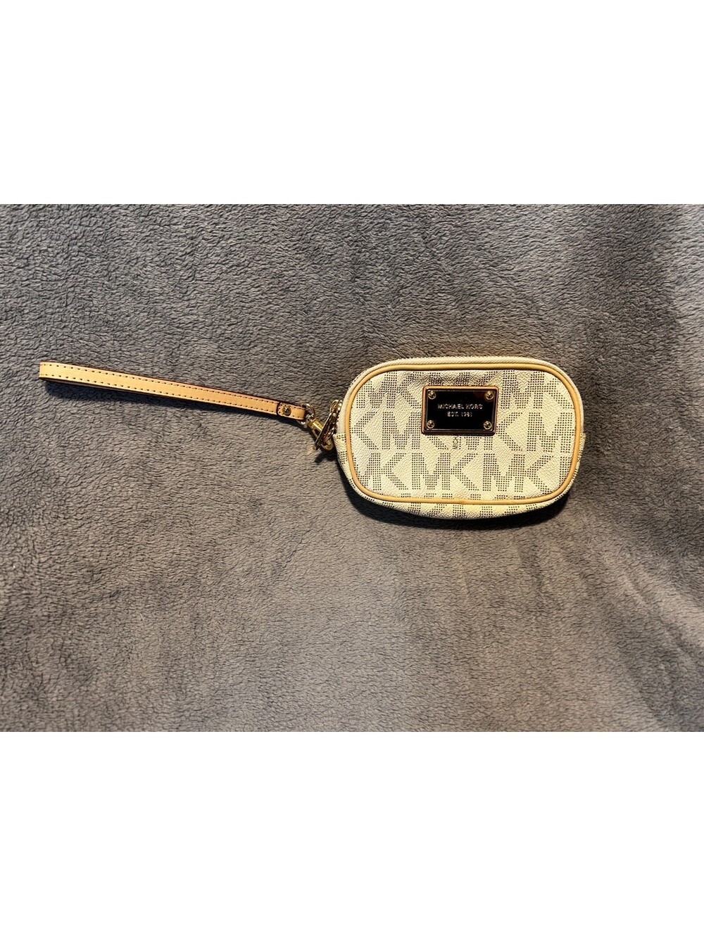 Michael Kors Jet Set Small Oval Wristlet Crossbody Bag Vanilla Acorn Monogram